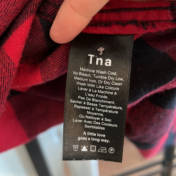 Red and black flannel shirt, xs Tna - Picture 6 of 6
